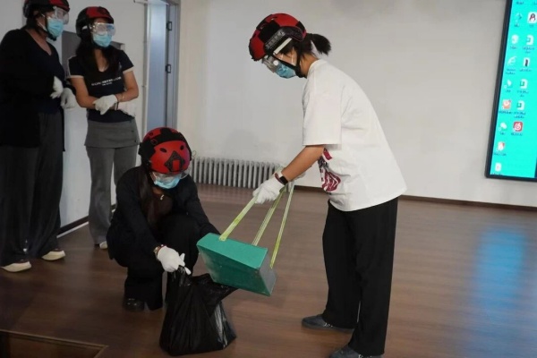 保定理工学院联合红十字会开展灾害个人防护及初期灾害救援专题培训
