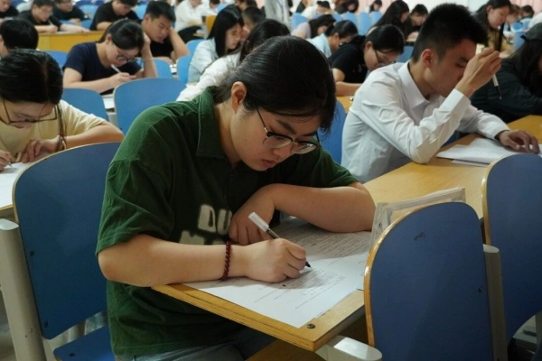 保定理工学院2026年大学生志愿服务西部计划招募工作圆满完成