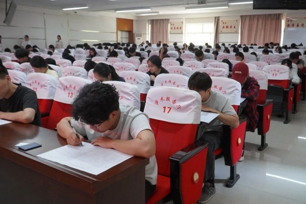 保定理工学院2026年大学生志愿服务西部计划招募工作圆满完成