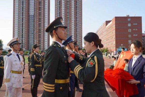 薪火相传 接续荣光——保定理工学院第十九届国旗护卫队退役大会圆满举行