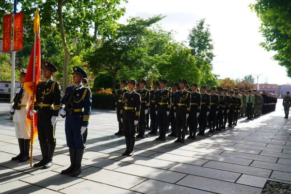 薪火相传 接续荣光——保定理工学院第十九届国旗护卫队退役大会圆满举行